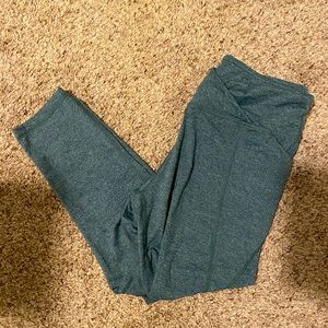 Horizon 7/8 PETITE Capris - Sage